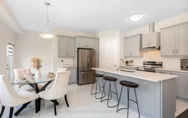 Additional image 17 of 25 Icon St