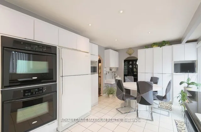 Additional image 6 of 11 Fairchild Ave