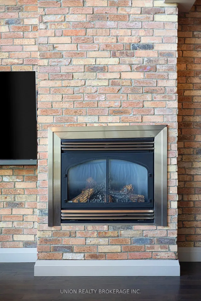 Additional image 14 of 1852 Queen St Unit 303