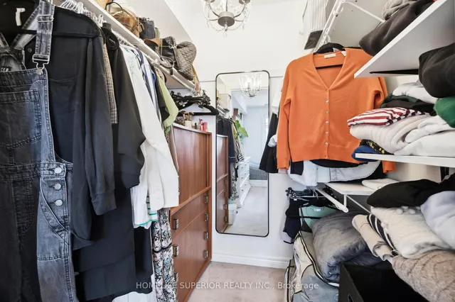 Additional image 32 of 122 Strachan Ave Unit 1