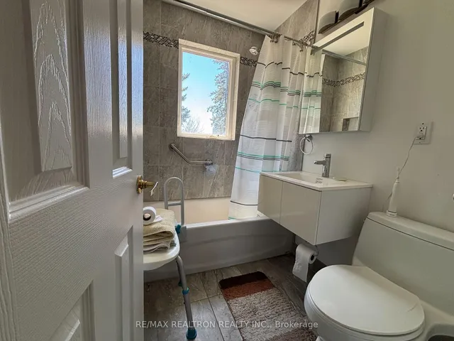 Additional image 3 of 37 Newton Dr