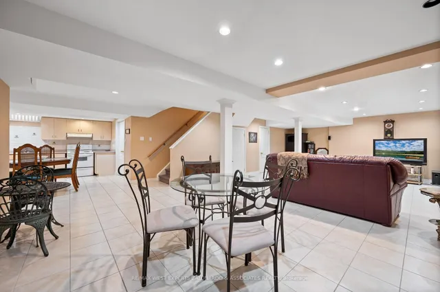 Additional image 38 of 157 Sunforest Dr