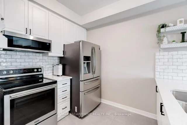 Additional image 7 of 590 North Service Rd Unit 74