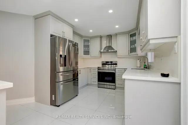 Additional image 12 of 44 Lormel Gate