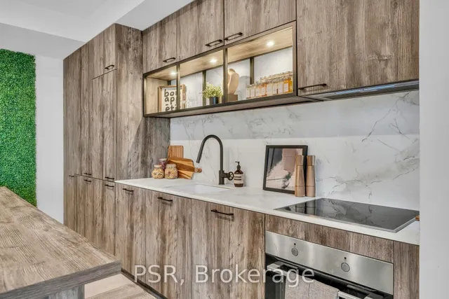 Additional image 12 of 505 Richmond St Unit 1025