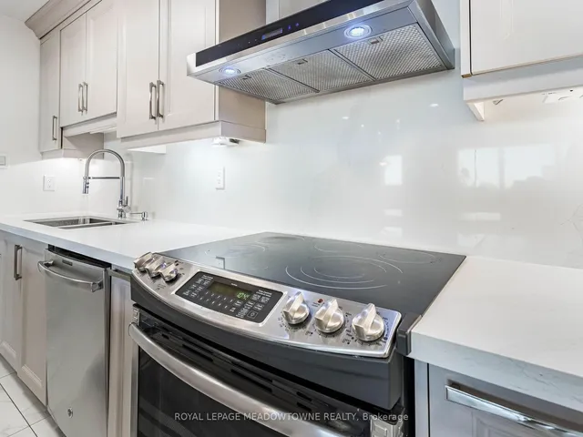 Additional image 12 of 61 Richview Rd Unit 406