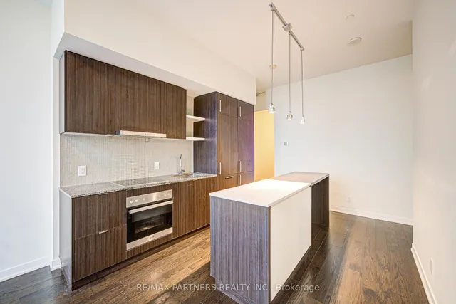 Additional image 8 of 100 Harbour St Unit 6805