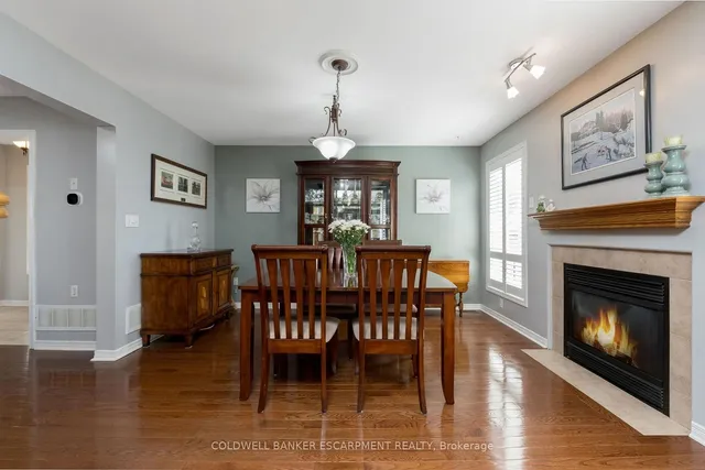 Additional image 10 of 593 Caverhill Cres