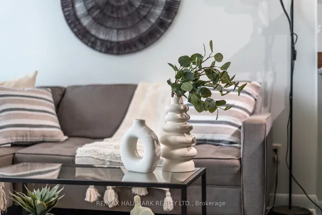 Additional image 18 of 375 King St Unit 1406