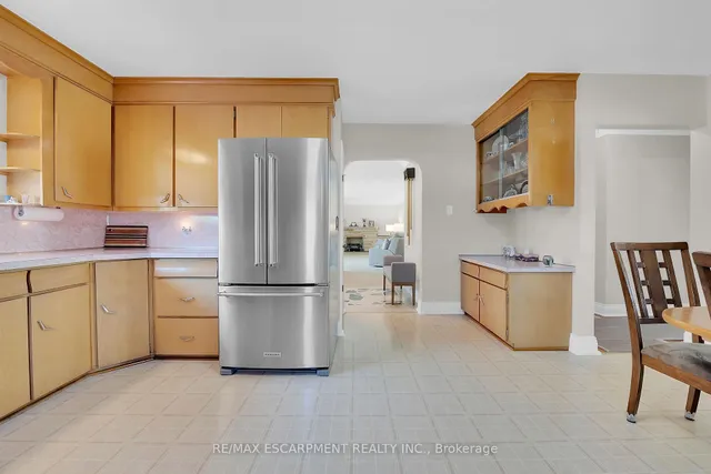 Additional image 10 of 45 James Ave