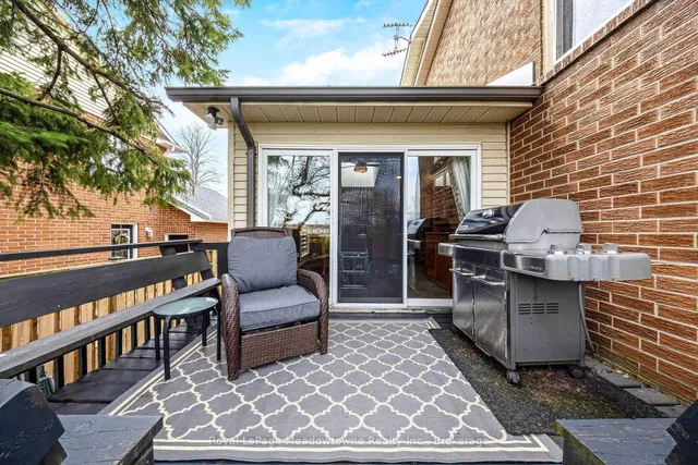 Additional image 44 of 738 Robertson Cres