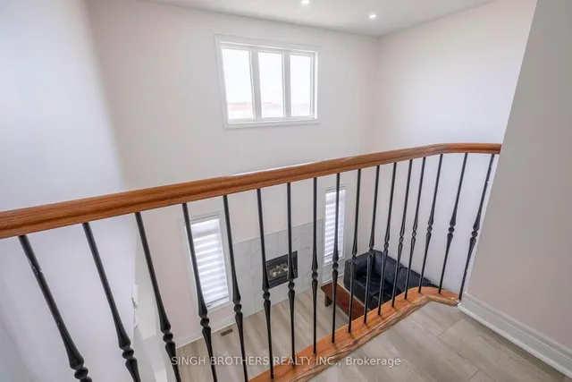 Additional image 26 of 78 Mainard Cres