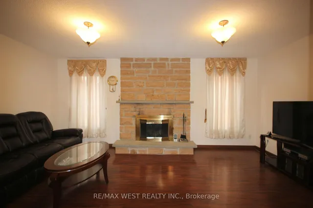 Additional image 17 of 73 Hullrick Dr