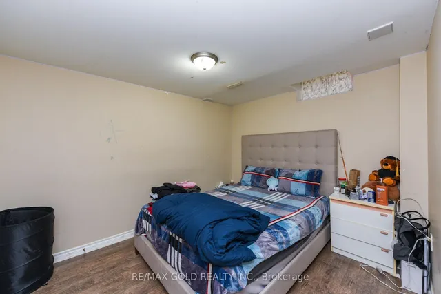 Additional image 29 of 17 Penguin Lane