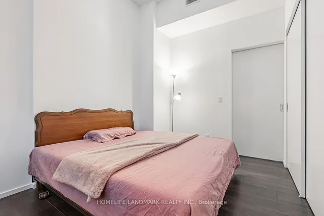 Additional image 22 of 8 Charlotte St Unit 602