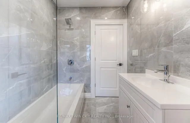 Additional image 31 of 31 Dekay St