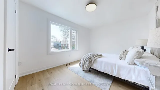 Additional image 16 of 914 Broadview Ave