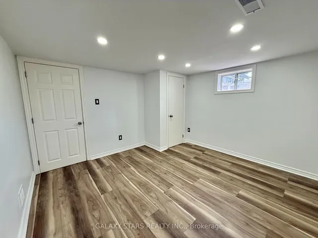 Additional image 32 of 57 Moorecroft Cres