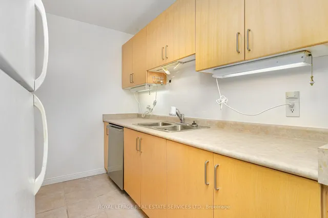Additional image 6 of 778 Sheppard Ave Unit 303