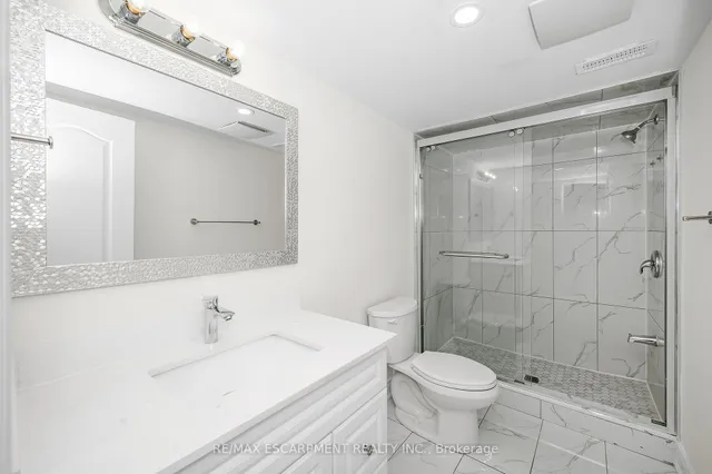 Additional image 38 of 2728 Guilford Cres