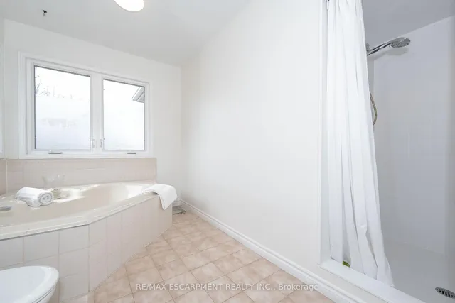 Additional image 34 of 2485 Newport St