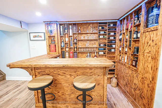 Additional image 32 of 2113 Keele St