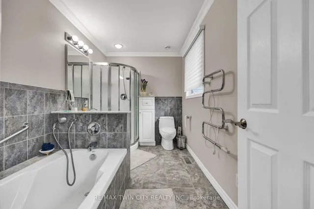 Additional image 16 of 10566 SECOND Line