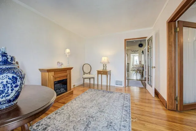 Additional image 41 of 458 Upper Wentworth St