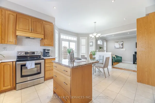 Additional image 12 of 18 Armani Lane