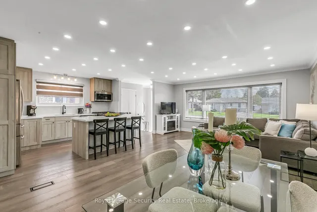 Additional image 10 of 245 Avondale Blvd