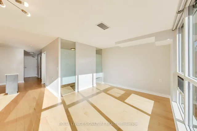 Additional image 6 of 320 Richmond St Unit 911