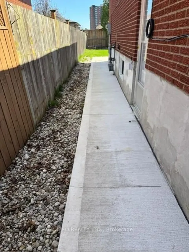 Additional image 38 of 717 Green Meadow Cres