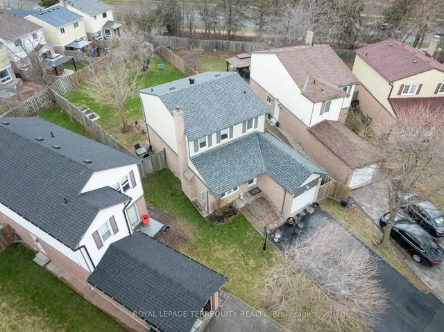 Additional image 32 of 77 Warwick Castle Crt