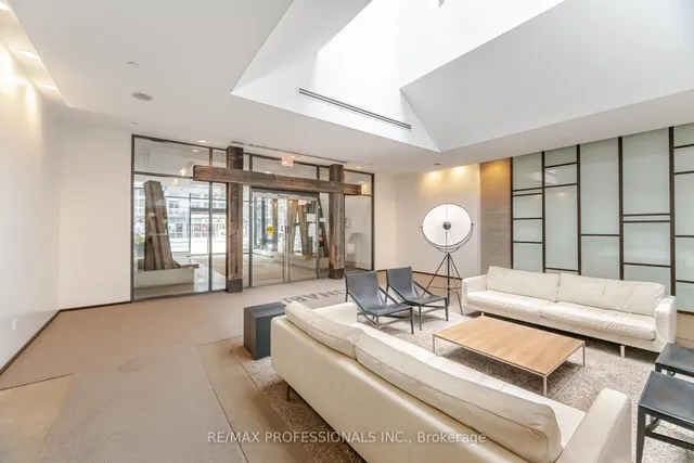 Additional image 40 of 1030 King St Unit 103