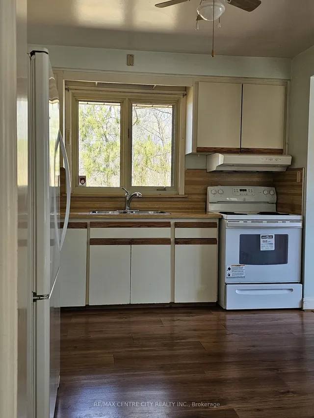 Additional image 10 of 274 Burnett Ave