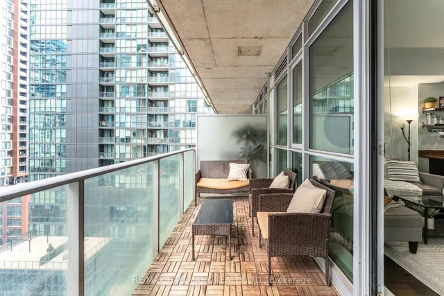 Additional image 29 of 375 King St Unit 1406