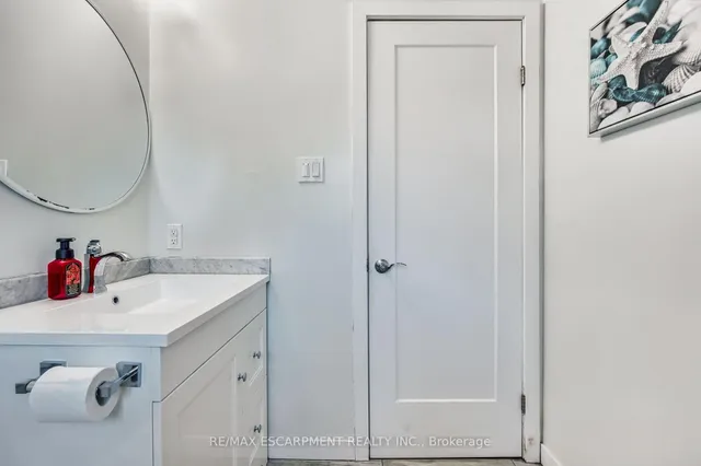 Additional image 18 of 2700 Barton St Unit 2