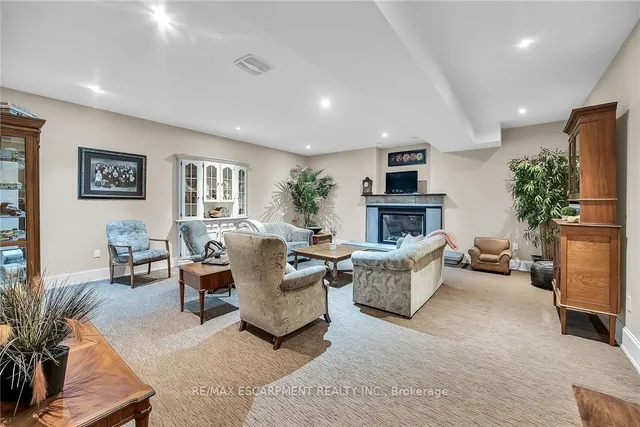 Additional image 32 of 285 Hamilton Dr