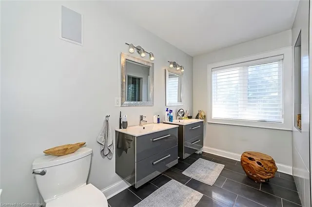 Additional image 21 of 8495 Appleby Line