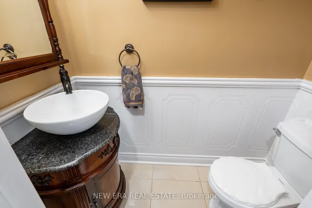 Additional image 12 of 674 Laurier Ave