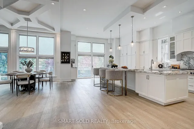 Additional image 12 of 677 Woburn Ave