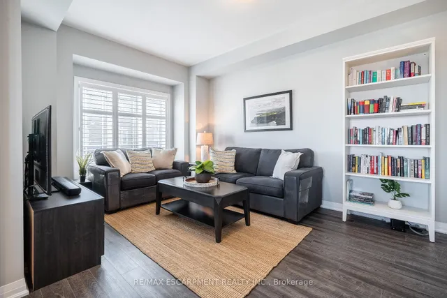 Additional image 10 of 51 Laguna Village Cres