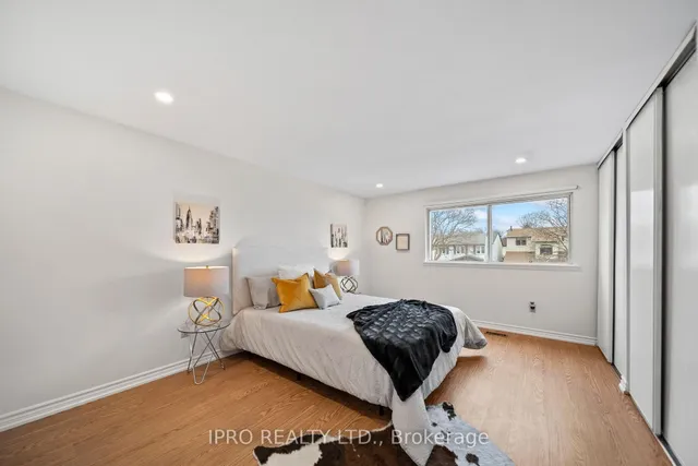 Additional image 17 of 734 Briar Cres