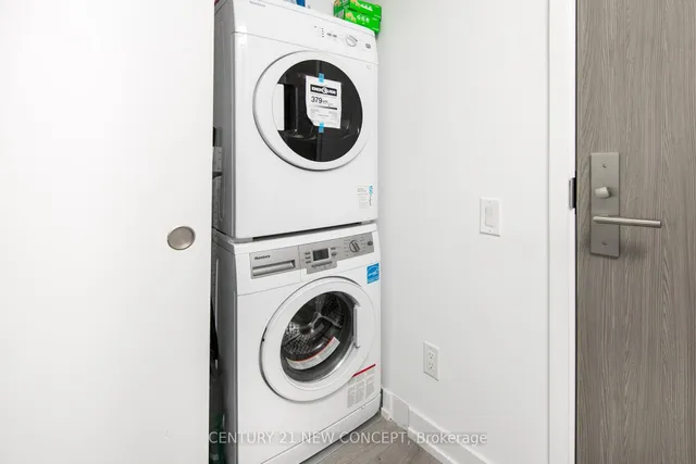 Additional image 10 of 161 Roehampton Ave Unit 2011