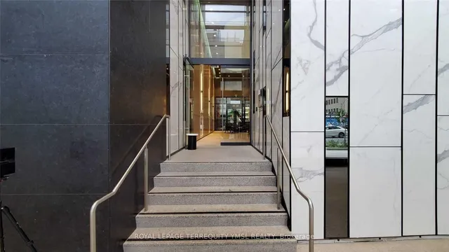 488 University Ave Unit 4511