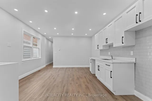 Additional image 12 of 68 Greendale Ave