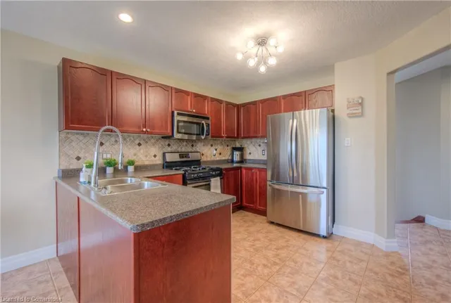 Additional image 9 of 957 Banffshire Crt