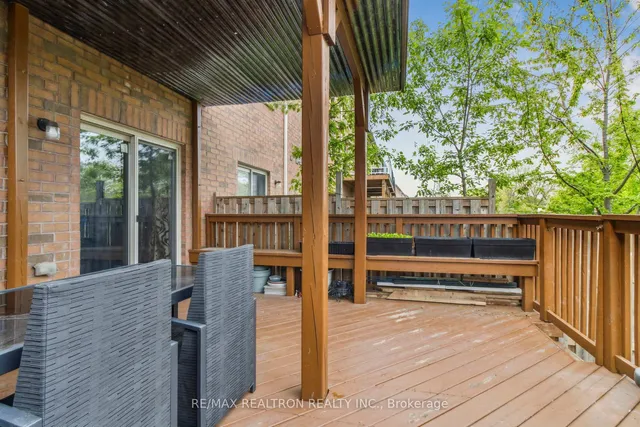 Additional image 42 of 33 Pidgeon St