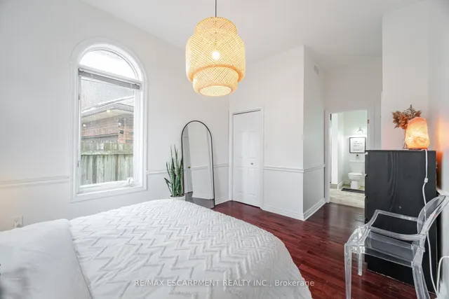 Additional image 30 of 31 Ingrid Crt