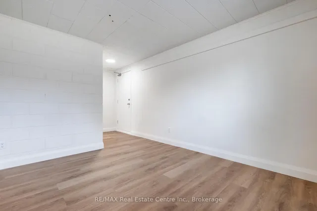 Additional image 12 of 43 6 Ave